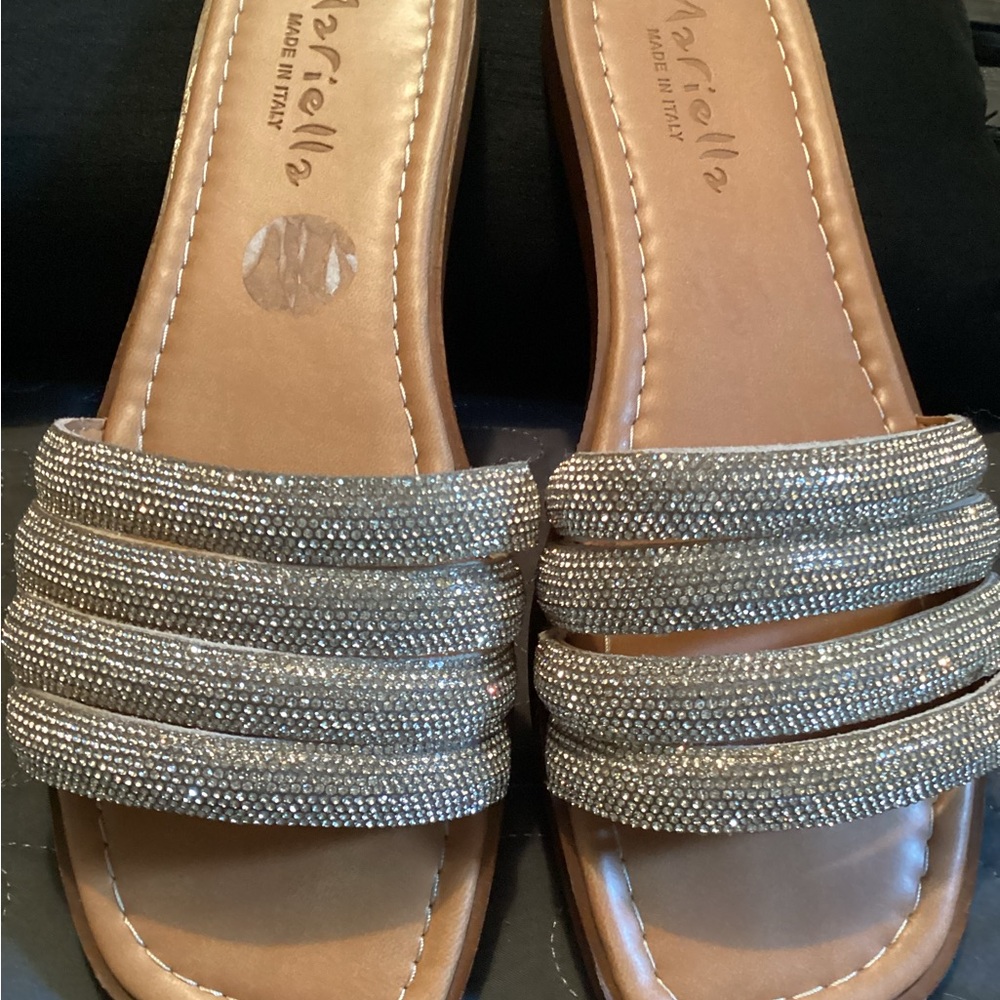 Marielle ladies gold rhinestone woven flat sandals, size missing
